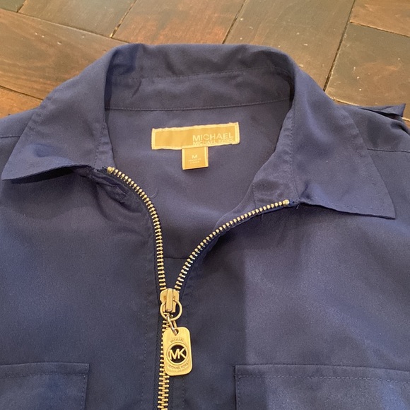 MICHAEL KORS Navy Blue with Silver accents & Front Zipper Blouse Size Medium - Picture 6 of 8